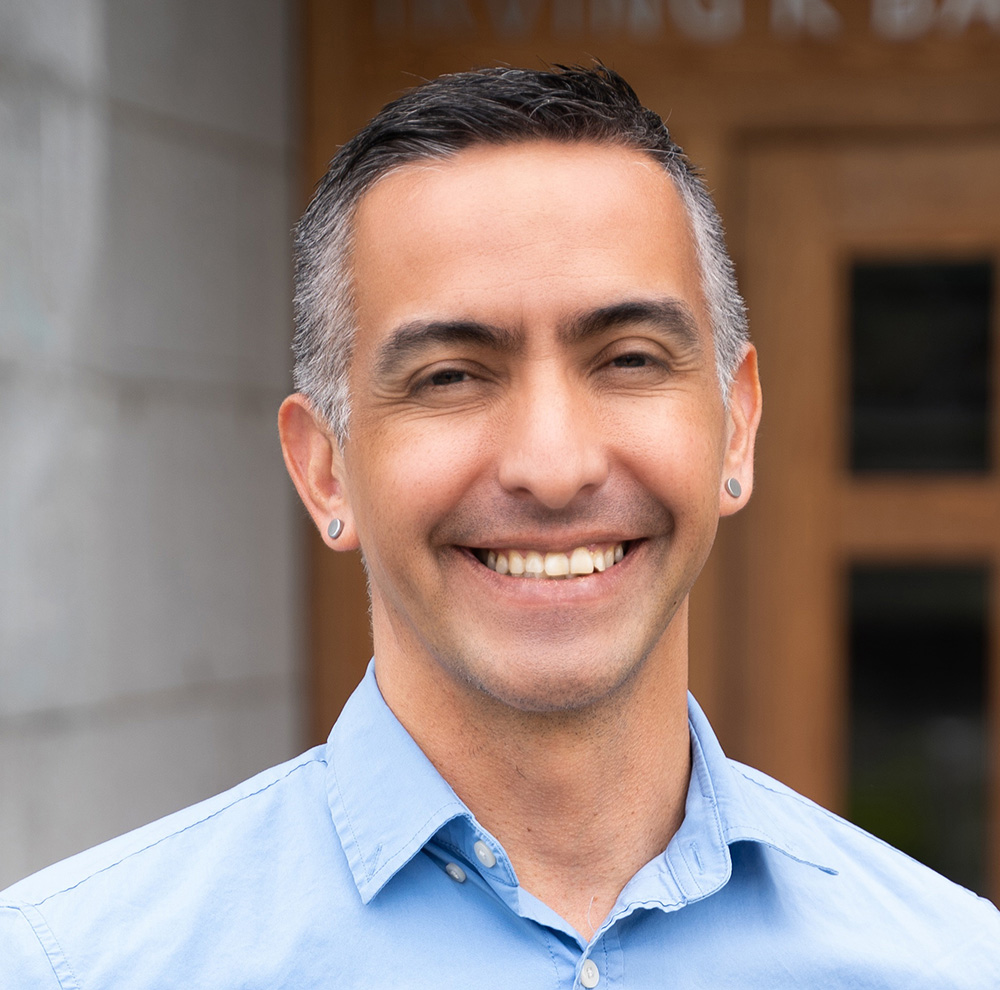 Dr. Richard Arias-Hernández